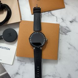 LOUIS VUITTON Tambour Horizon