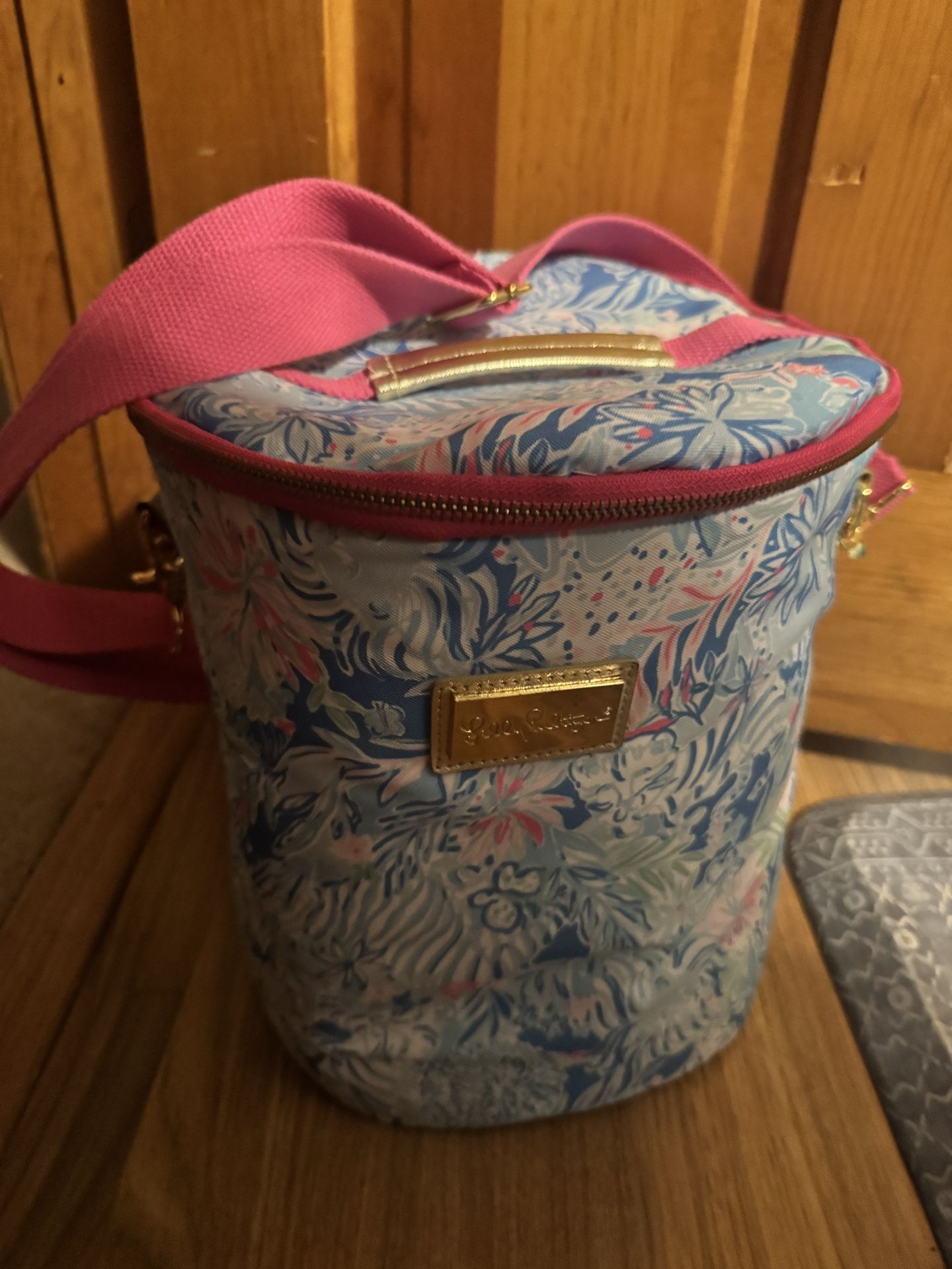 Lilly Pulitzer cooler bag with strap, never used!!