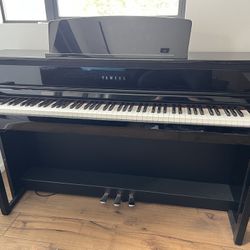 Yamaha CLP-775 Digital Piano