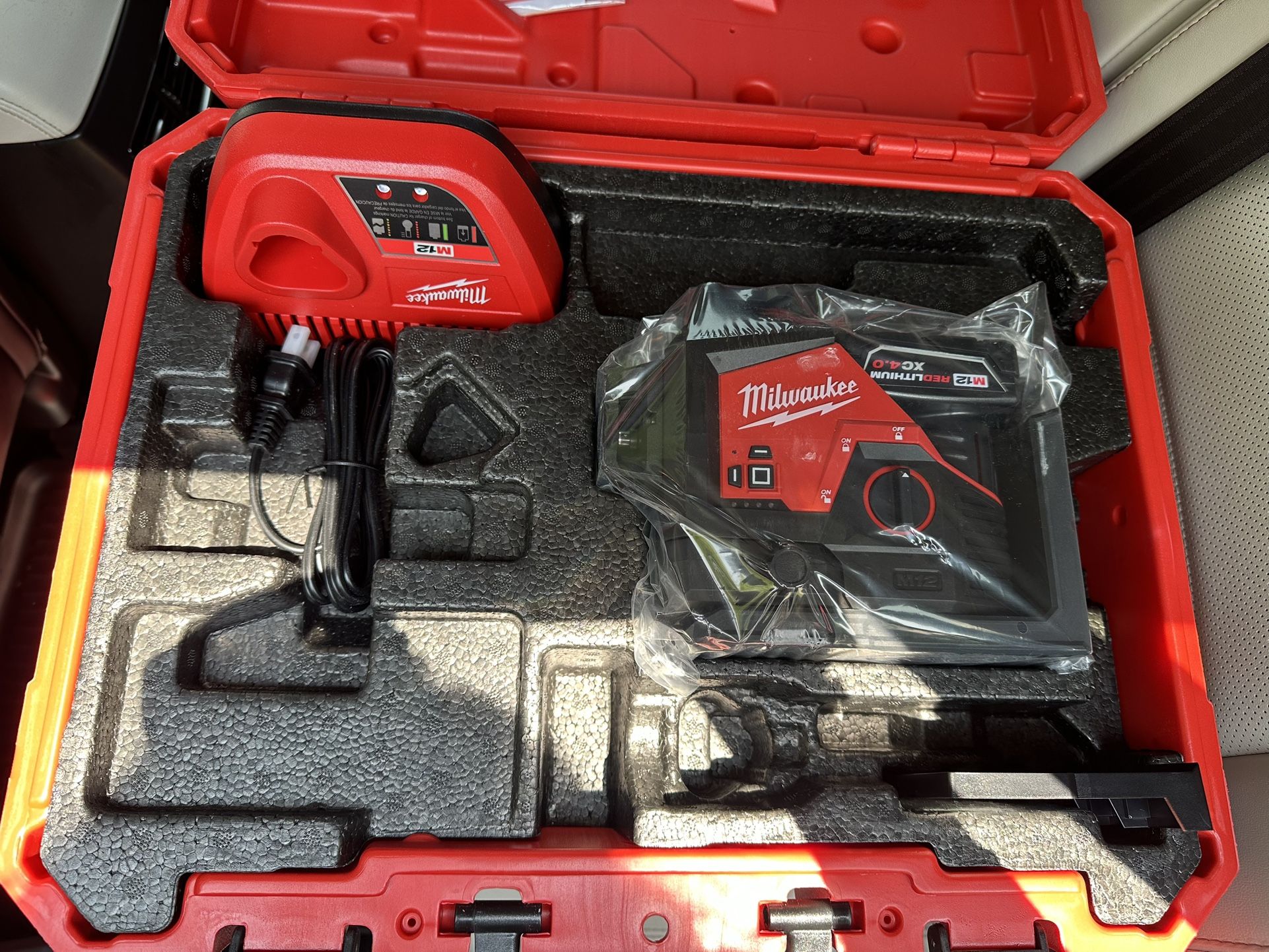M12 Green 250 ft. 3-Plane Laser Level Kit with One 4.0 Ah Battery, Charger & Case