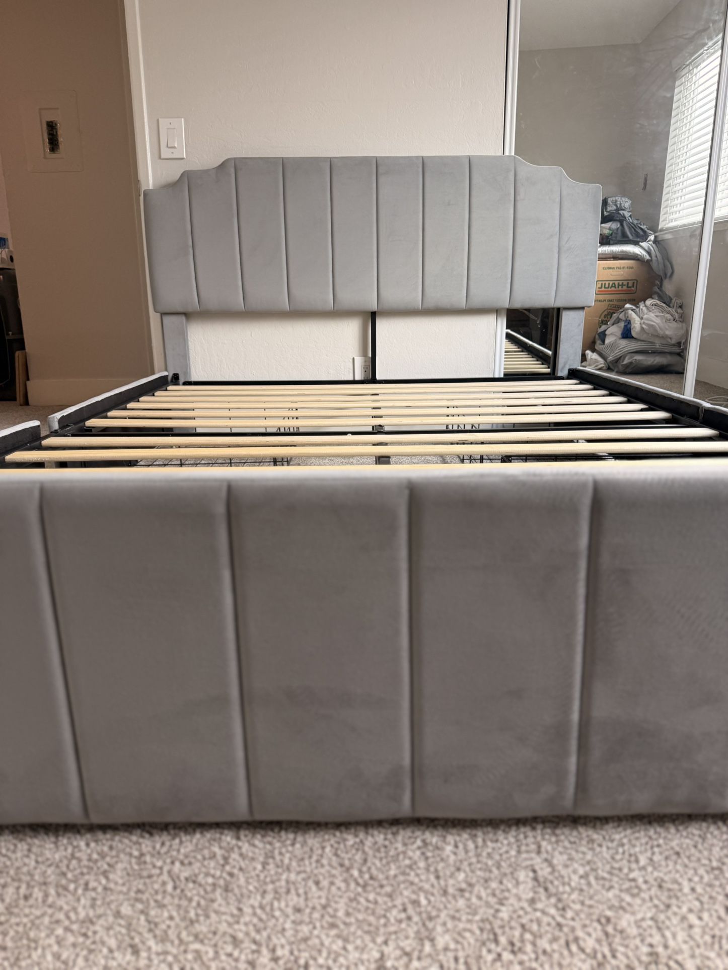 Queen Size Gray Upholstered Platform Bed Frame w/ Storage