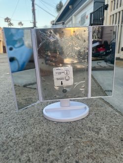 Lightened makeup mirror