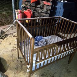 Old Antique  Baby Crib 