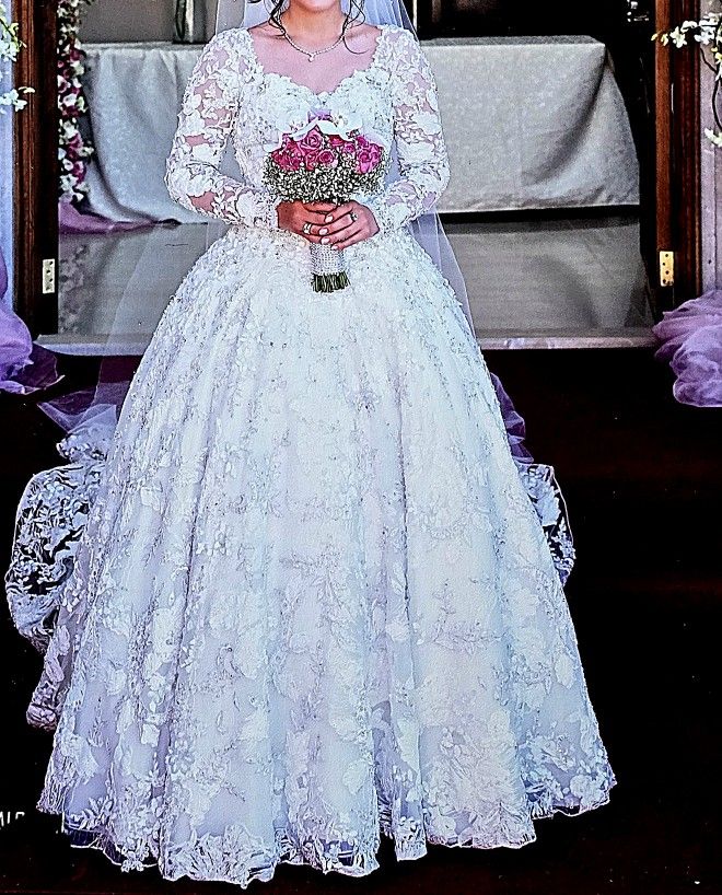 Ysa Makino Wedding Dress Gown