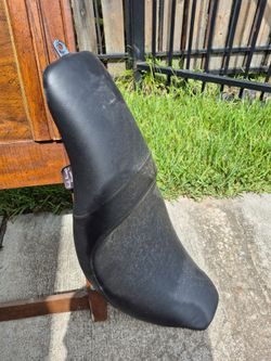 Motor cycle seat