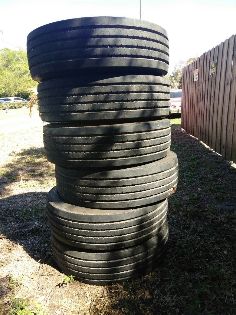 Set of Six (6) Michelin XRV 245/70R 19.5 RV tires