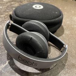 Beats Solo 2 Wireless Headphones