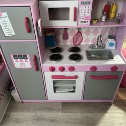 Toy Kitchen Includes Food With A Bag Of Accessories 