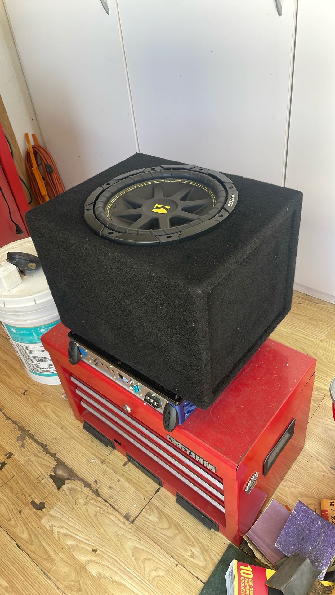 10” Kicker Subwoofer With Sealed Enclosure