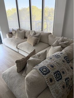 4 piece sectional w/ pillows