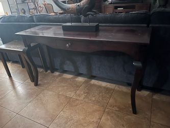 Entry way table