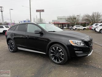 2017 Volvo V60 Cross Country
