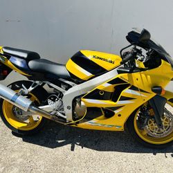 2001 ZX-6R. Layaway Available. 
