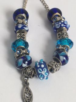 Beautiful charming Bracelet vintage To Now