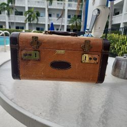 Antique Tweed Makeup Case! Make an offer!