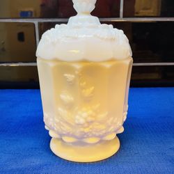 Vintage And Beautiful Westmorland White Milk Glass Lidded Candy Dish 