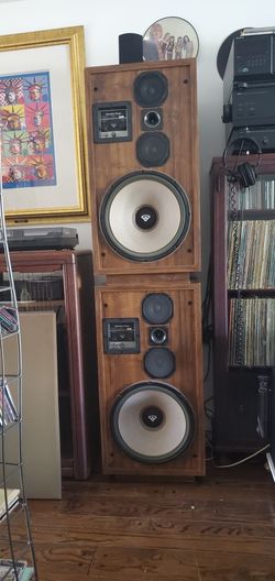 AWESOME VINTAGE CERWIN VEGA D9's