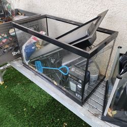 10 Gallon Fish Tank With Accessories 