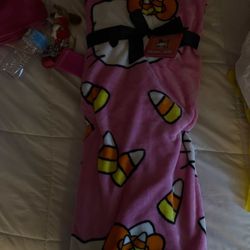 Hello Kitty Halloween Blanket