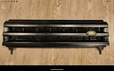 Land Rover Discovery Front Grille 1999 to 2004