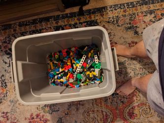 Bin  of  :  Lego  bricks  and  other  random  stuff