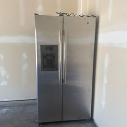 GE Side by side Refrigerator- Stainless Steel