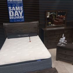 *Holiday Sale Event!!!*---Stunning Peter Queen/King Bedroom Sets---From $899!!!---Delivery And Financing😉