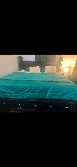 Ashley Bed King Size