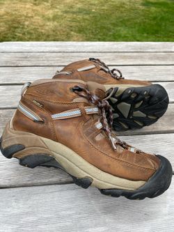Like New Keen leather waterproof hiking boots Womens 8