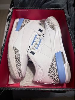 UNC Jordan 3s