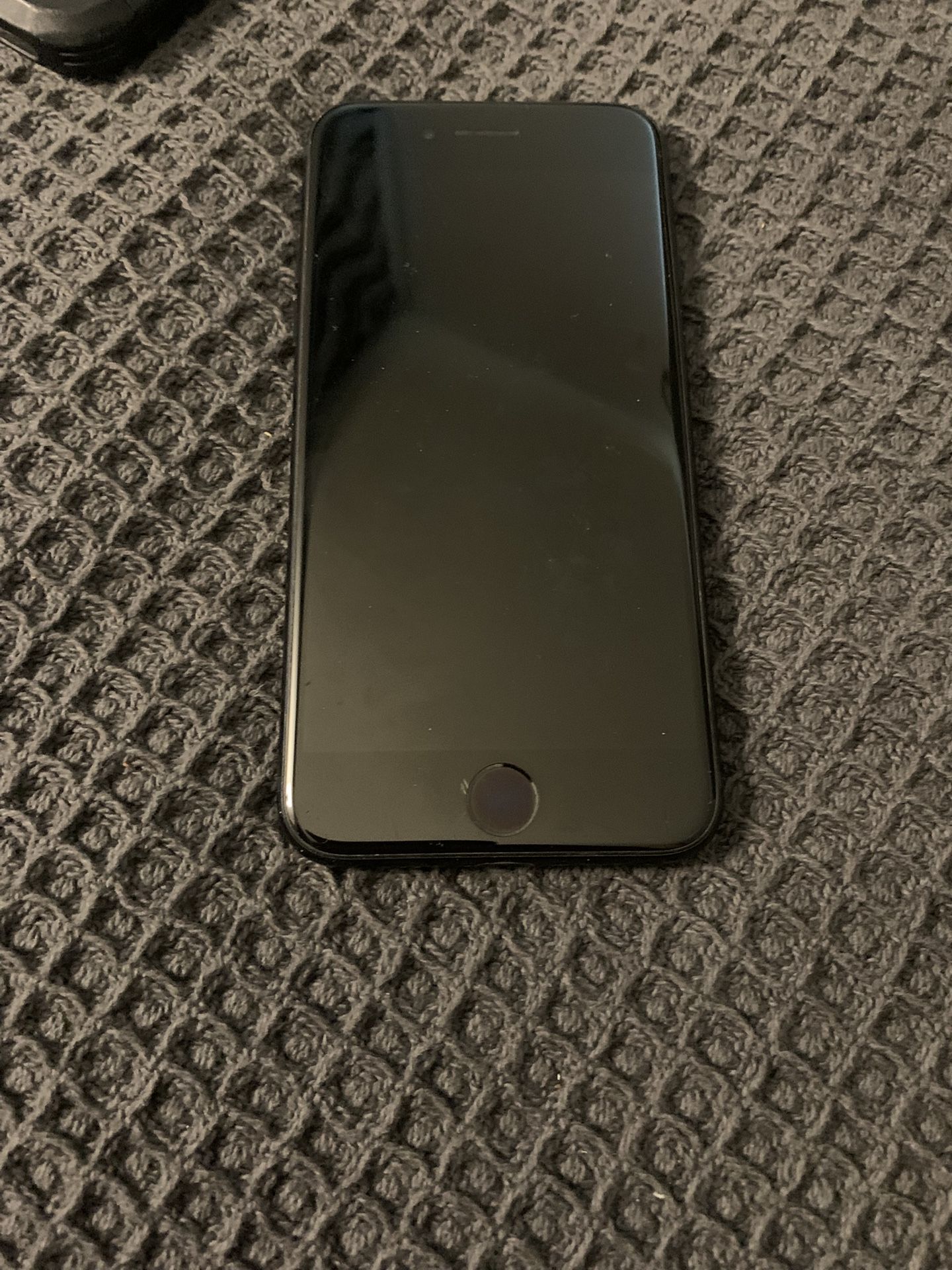 iPhone SE ( 2022 Black ) Willing To Negotiate