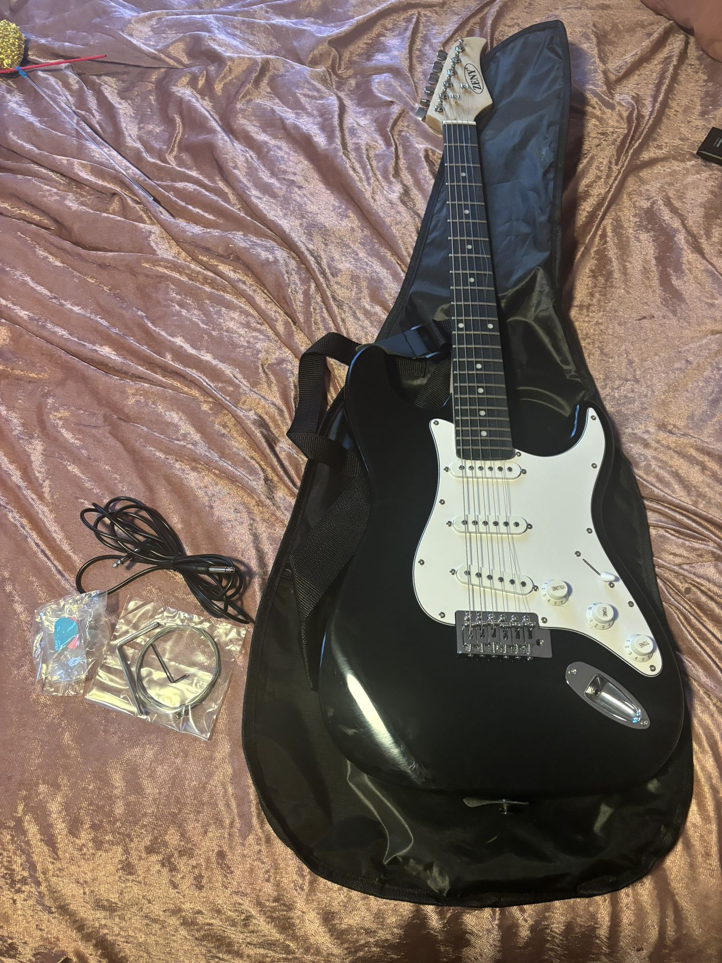 ZENY 39in Full Size Electric Guitar With accessories