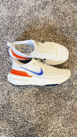 Nike Invincible Run - Men Size 8