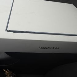 MacBook Air M4.  15 Inch