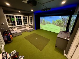 UNEEKOR EYE XO2 SWINGBAY GOLF SIMULATOR PACKAGE