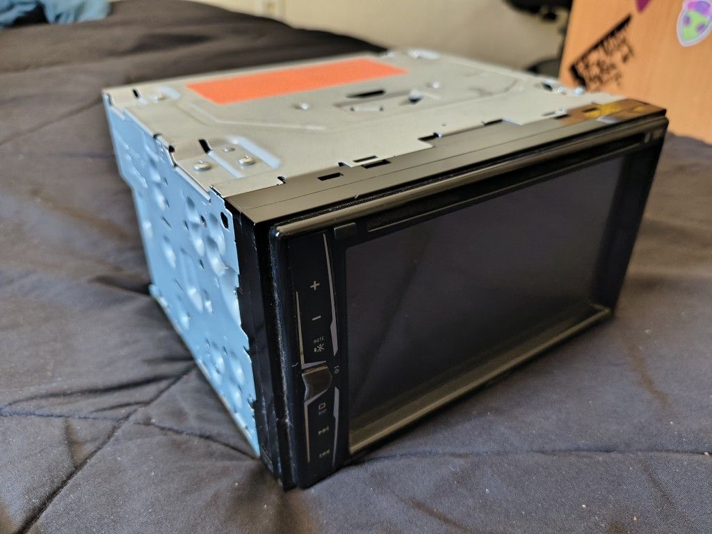 Pioneer Double DIN In Dash DVD Player. AVH-215BT