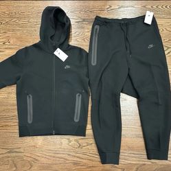 Brand New Nike Tech Fleece 