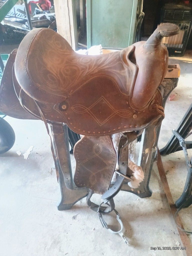 Saddle