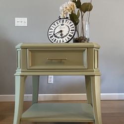 End/entryway Table (in Pillow Green and Gold)