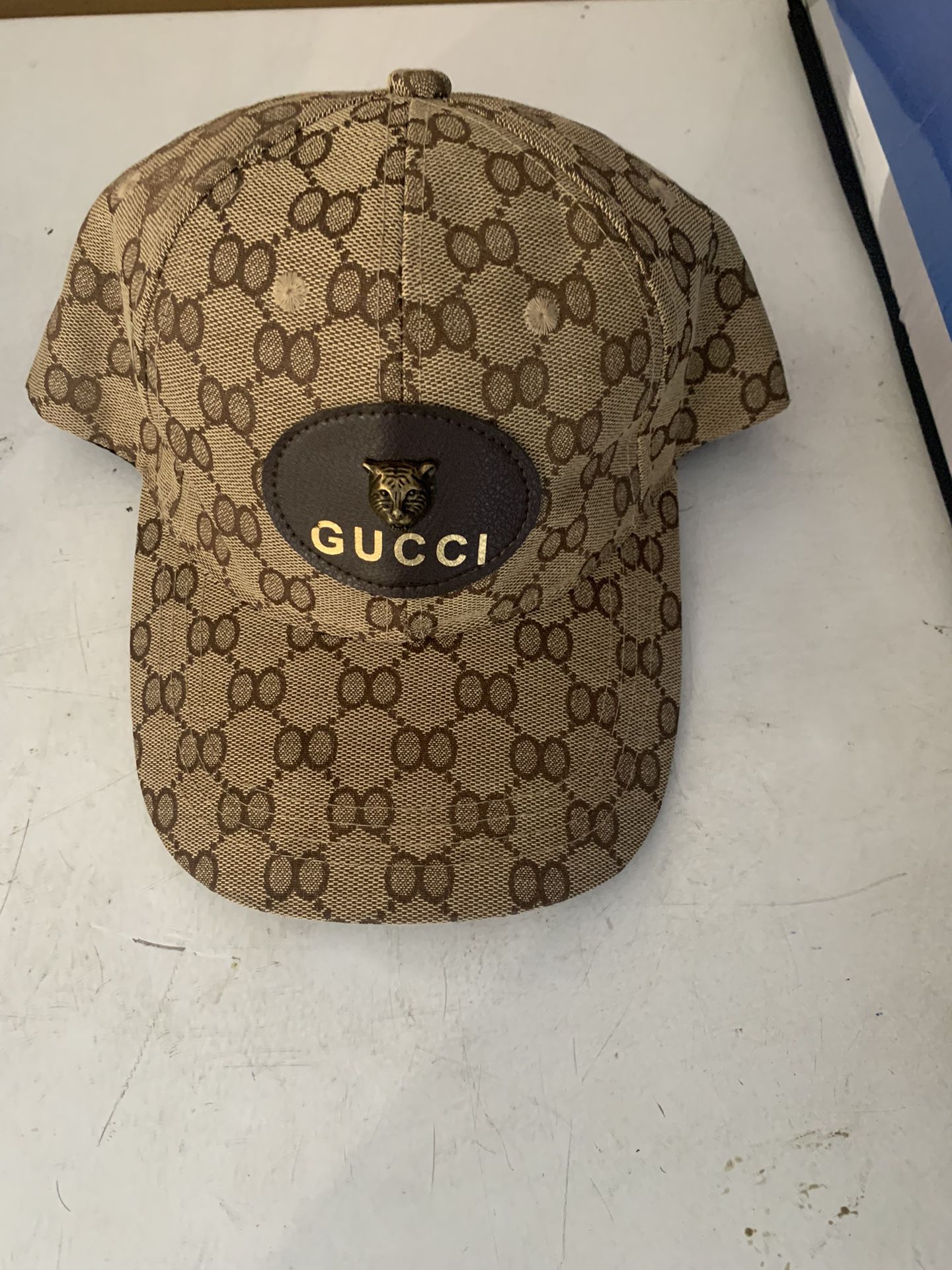Gucci hat ( Adjustable 