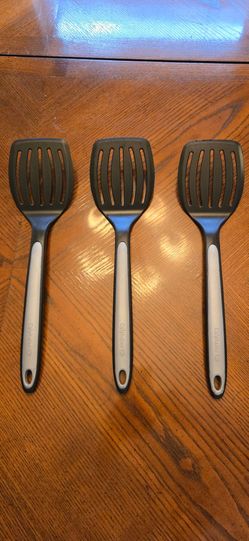 Calphalon set of 3 spatulas