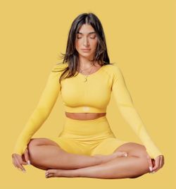 Yellow Long sleeve Two Piece Gym Seamless Scrunch Shorts Set Activewear Yoga Workout Women