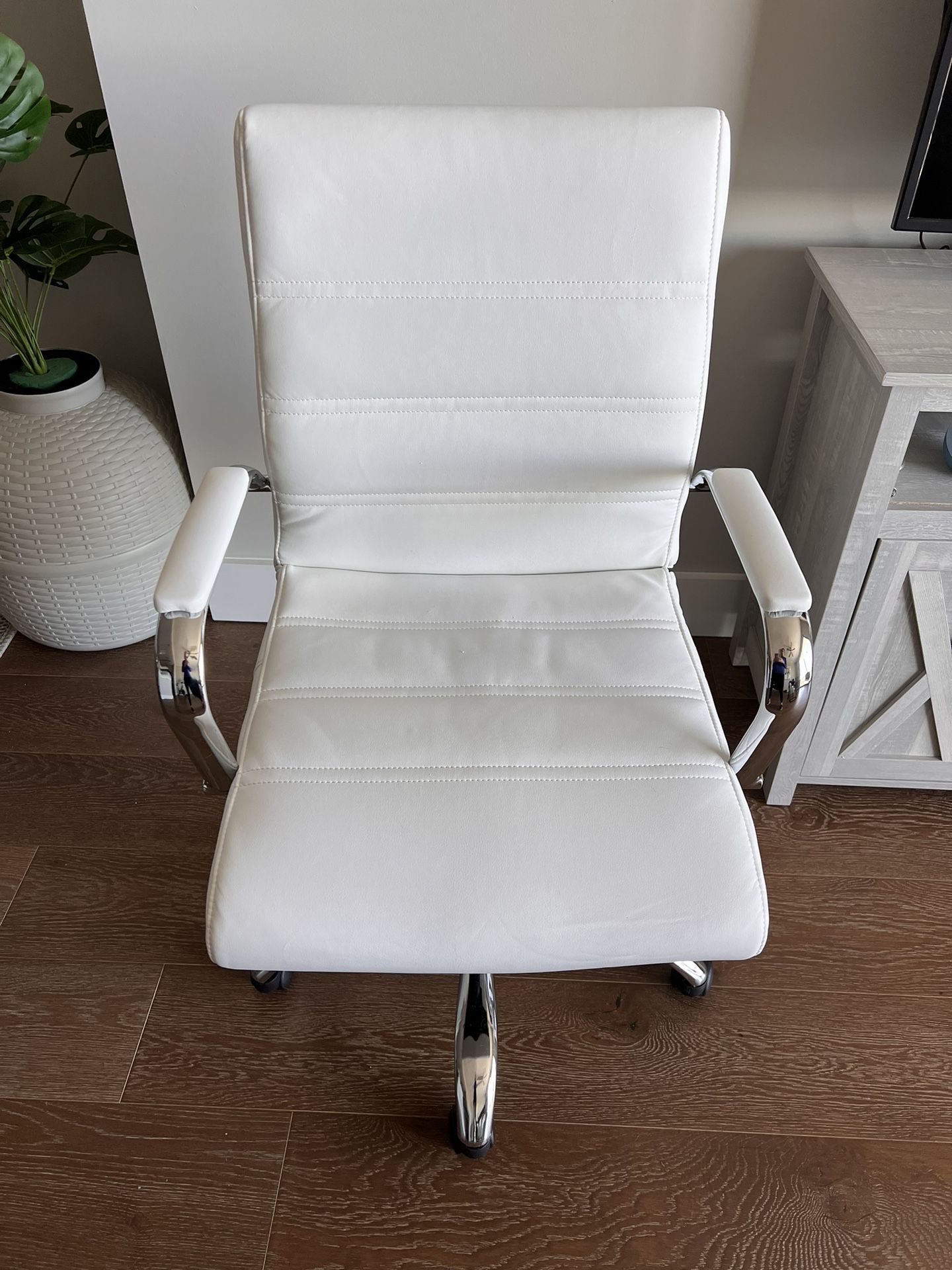 White/Chrome Mid-back Desk Chair 