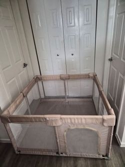 Joypony baby playpen