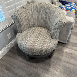 Swivel Lounge chair