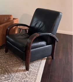 RH Black Leather Recliner