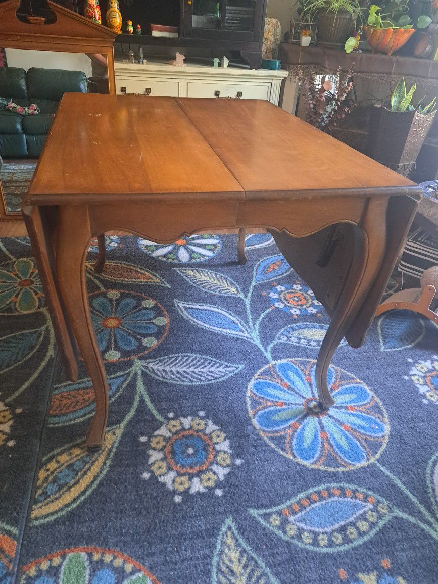 Vintage Elegant 68" Wood table