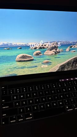 Macbook Pro 2020 four thunderbolt ports