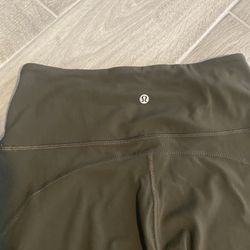 Authentic Lululemon Work Out Pants Size 8 For Only $15