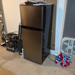 Haier  24”x25”x60” Refrigerator 